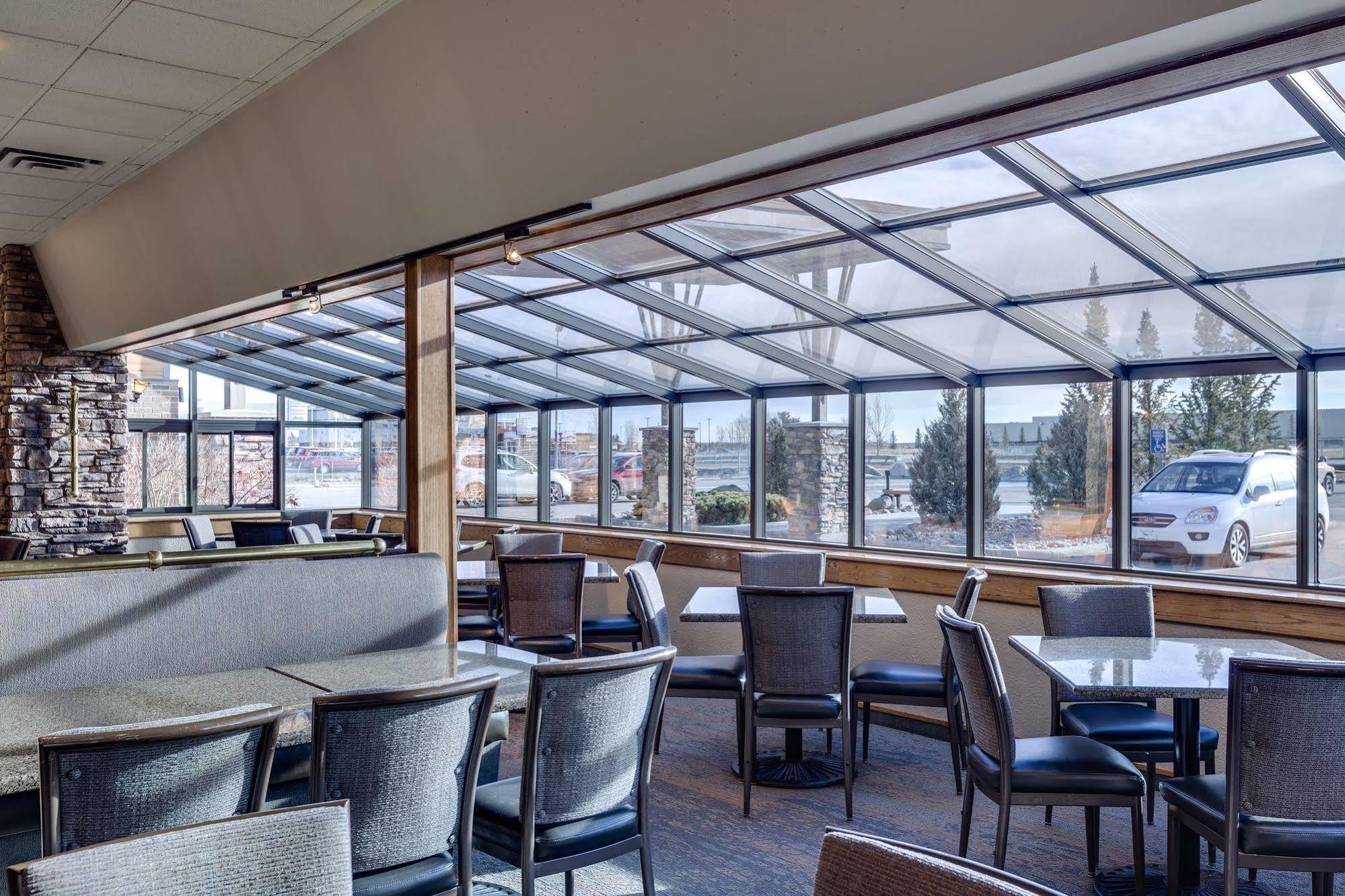 Heritage Inn Hotel & Convention Centre - High River Bagian luar foto